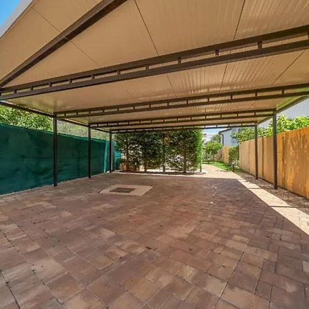 Mala Petra Villa