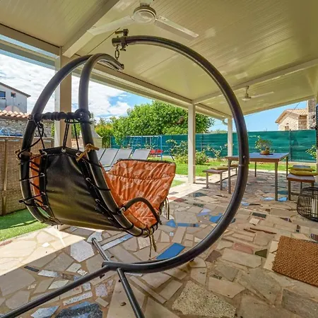 Mala Petra Villa